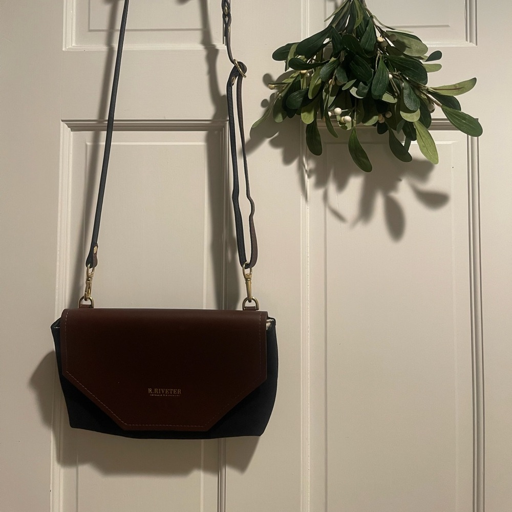R. Riveter patton black canvas brown leather crossbody handbag